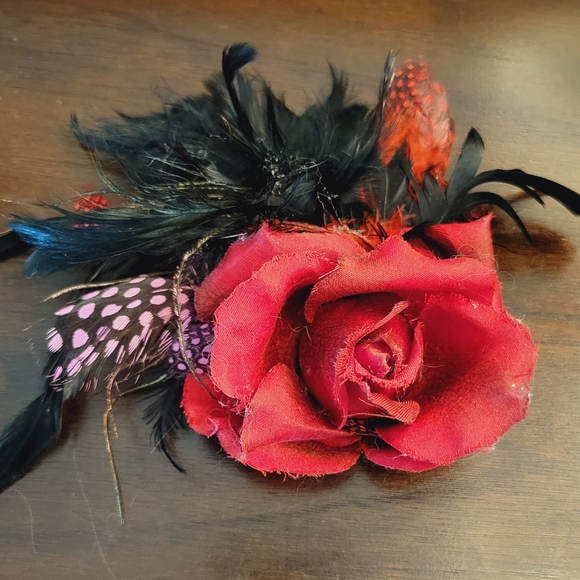 Red Rose and Feather Fascinator - Picture 3 of 3